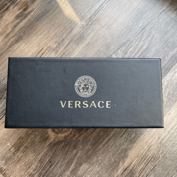 Sunglasses - Picture 2 of 7